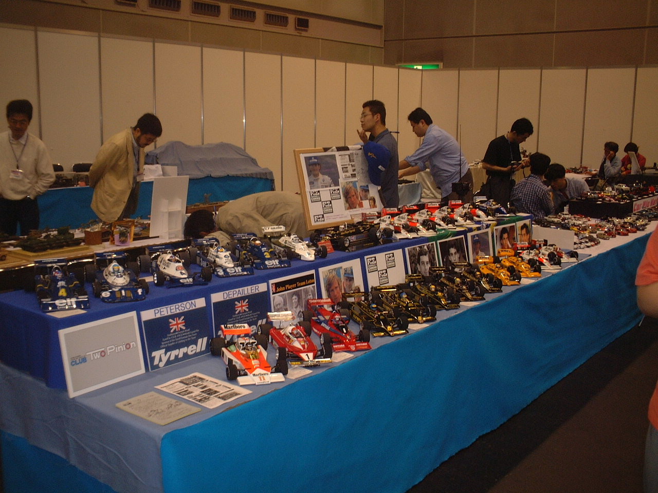 SHS2004_TwoPnion_Booth.jpg